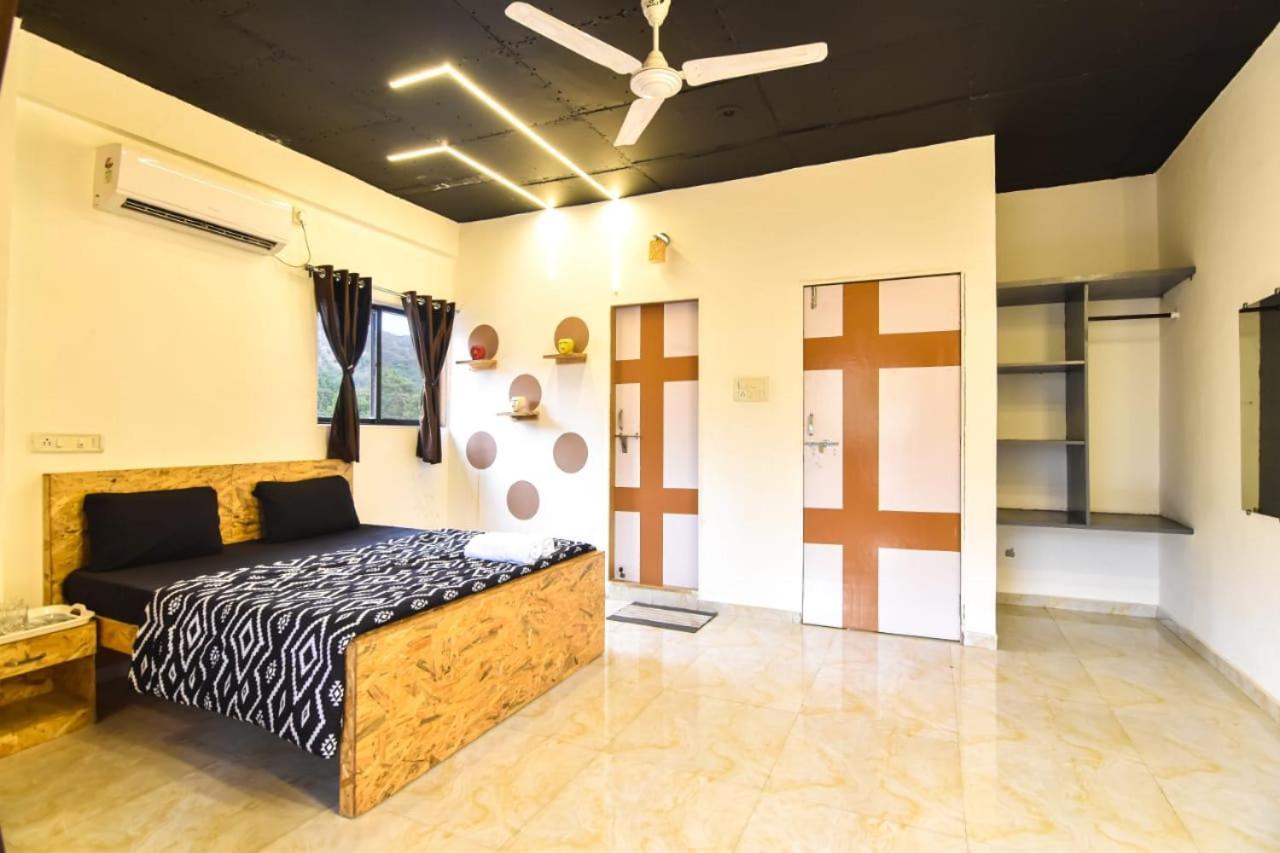 Empyrean Stay Ll 3Bhk Ll Black Horse Villa Ll Ac Ll Private Pool Ll Wifi II Lux Ll Lonavala Eksteriør billede